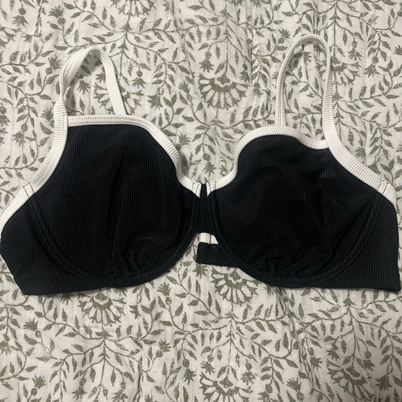 Black and White Underwire Bikini Top - Picture 2 of 2